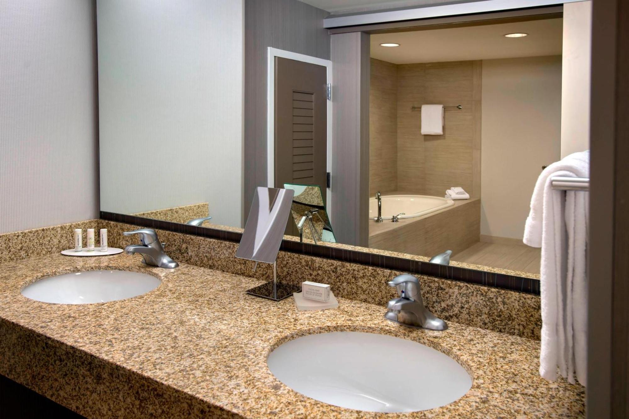 Courtyard by Marriott Philadelphia Lansdale Hotell Exteriör bild